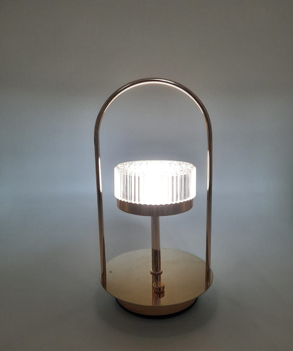 مصباح LED منحني