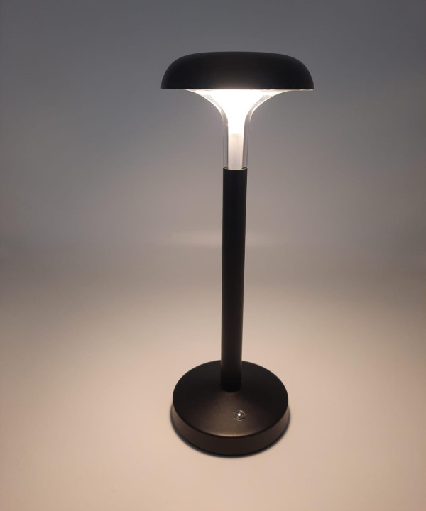 مصباح طاولة LED