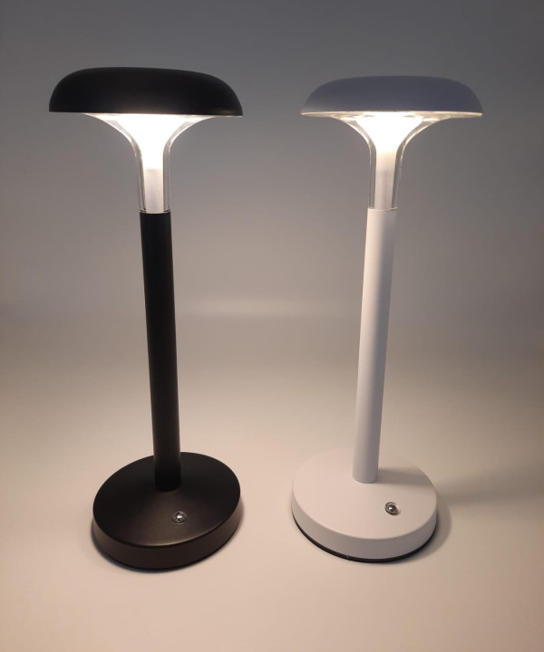 مصباح طاولة LED