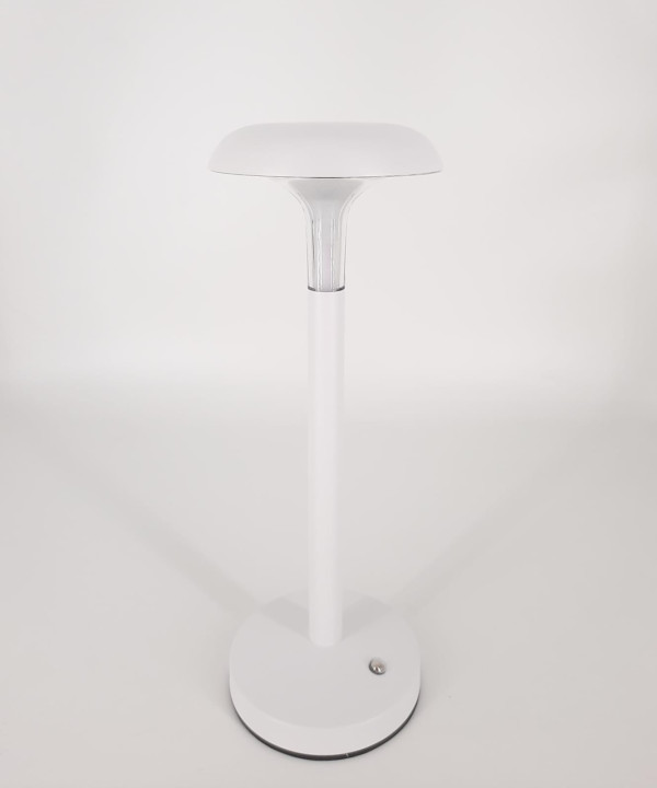 مصباح طاولة LED