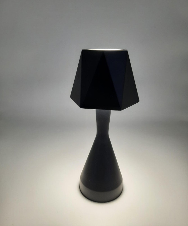 مصباح طاولة LED جديد