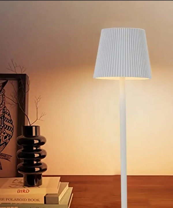 مصباح مكتبي LED