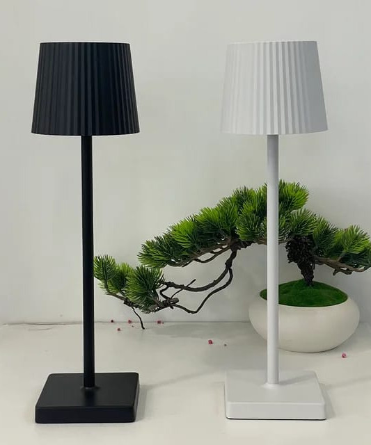 مصباح مكتبي LED